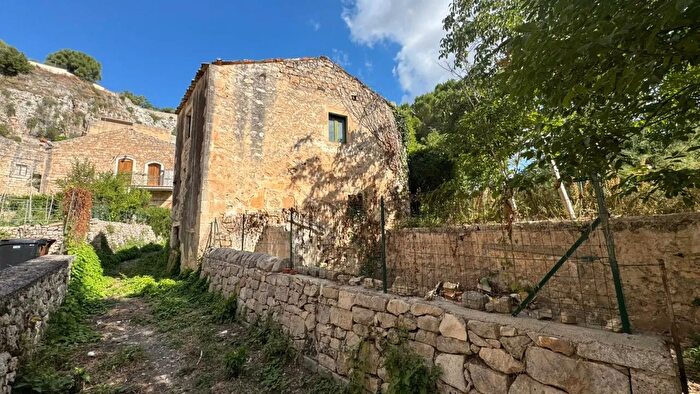 Casa trilocale in vendita in Modica