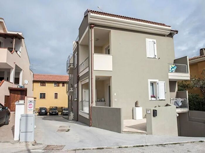 Appartamento trilocale in vendita in Via Marina, Castelsardo