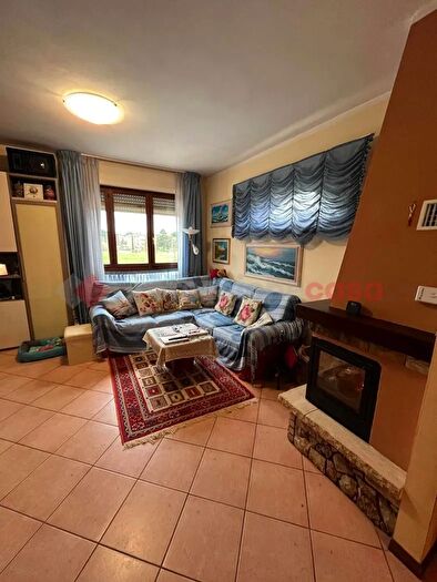 Casa con 5 locali in vendita in Monteroni DArbia