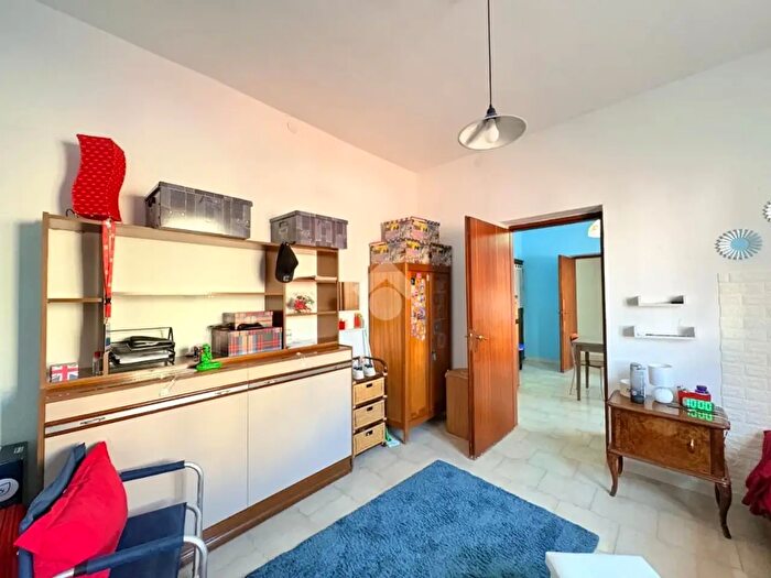 Appartamento trilocale in affitto in Via Francesco Paolo Perez, Palermo