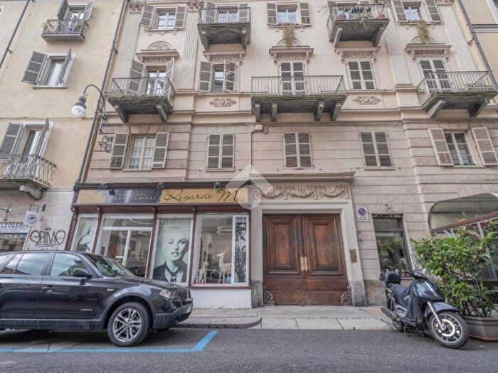 Appartamento bilocale in affitto in Via San Massimo, Via della Rocca, Torino