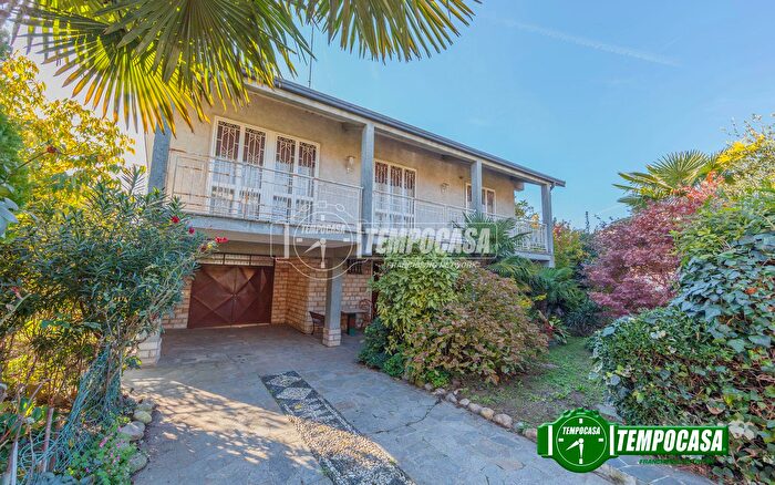 Casa trilocale in vendita in Via Giuseppe Mazzini, Locate Di Triulzi