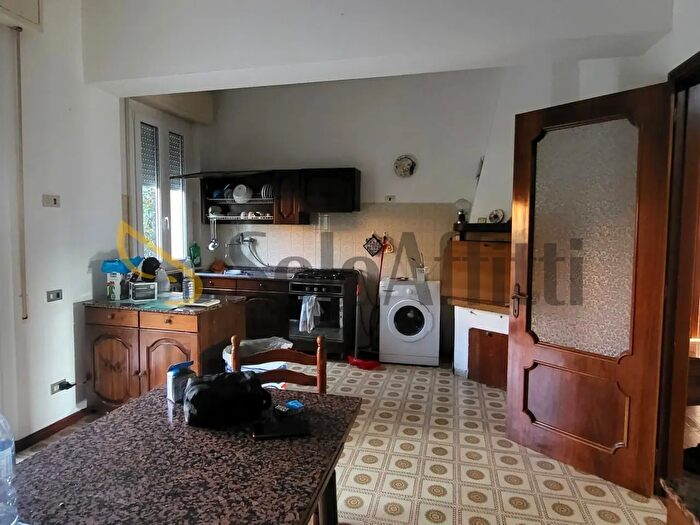 Appartamento con 5 locali in affitto in Ostra