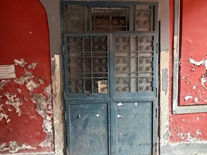 Appartamento trilocale in affitto in Via della Grotta Vecchia, Fuorigrotta, Napoli