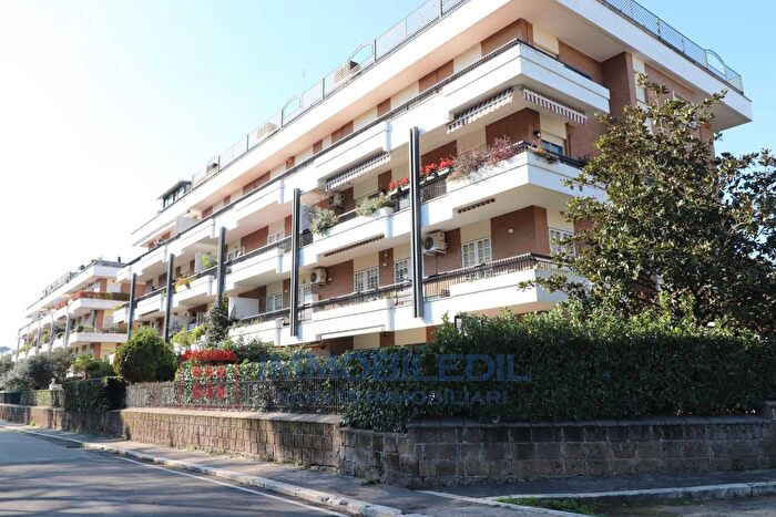 Appartamento trilocale in vendita in Via Alessandro Vessella Roma, Roma