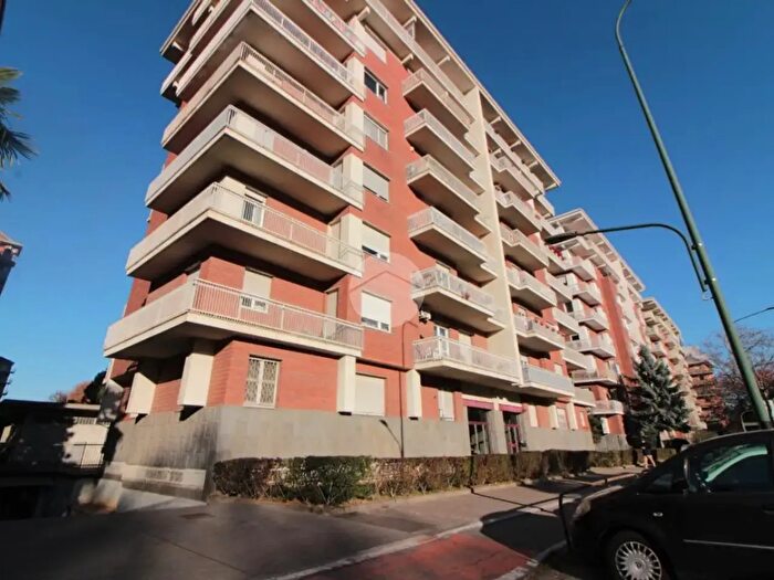 Appartamento trilocale in vendita in Via Pio VII, Torino