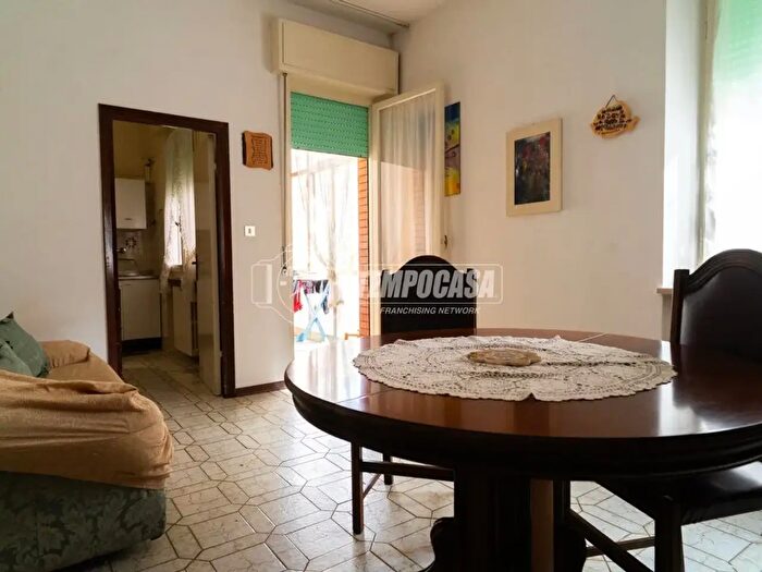 Appartamento trilocale in vendita in Via col di Lana, Fano