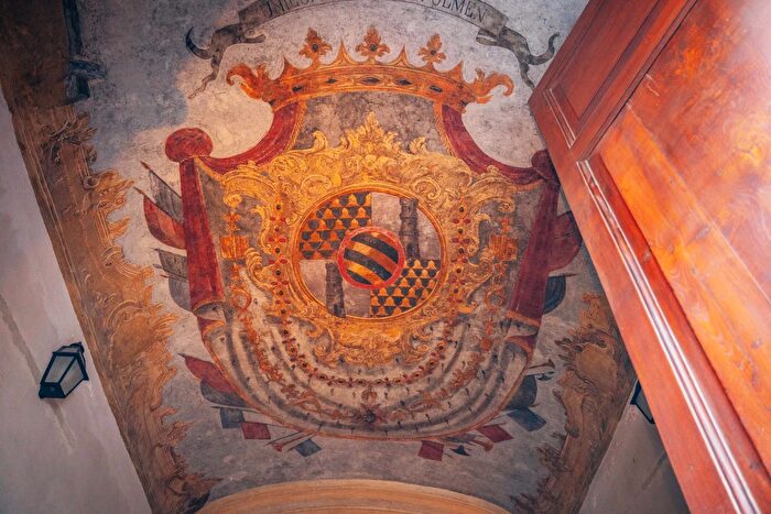 Appartamento con 13 locali in vendita in Piazzetta Nilo, Napoli