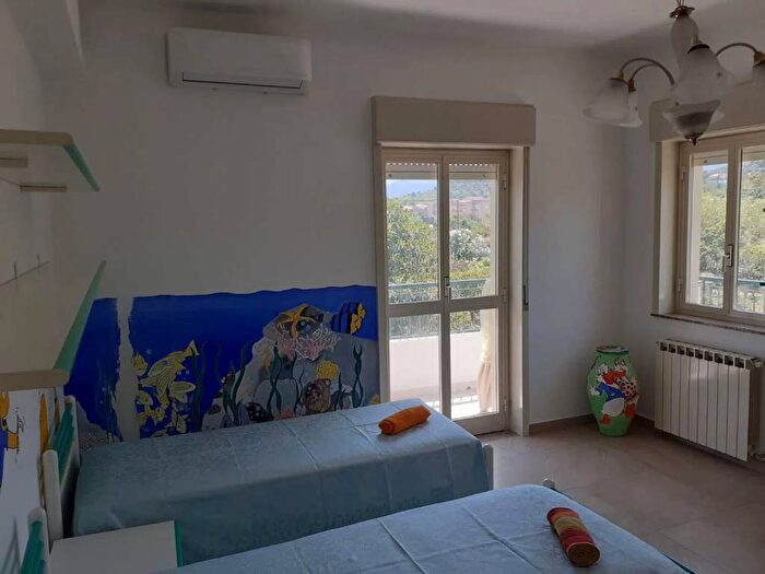 Appartamento trilocale in affitto in Piazza Siena No Number, Centro, Falcone