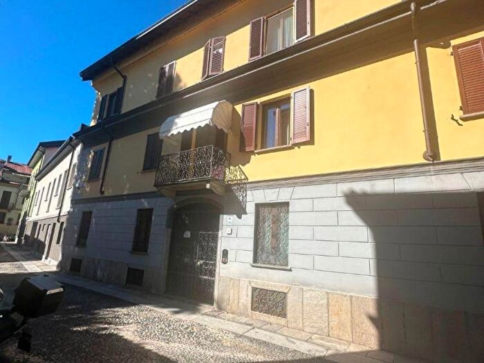 Appartamento bilocale in affitto in Via Giuseppe Robolini, Centro Storico, Pavia
