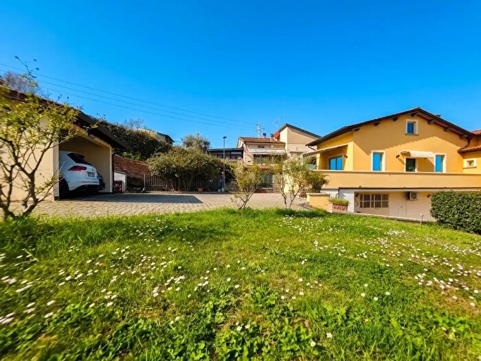 Casa con 7 locali in vendita in Fucecchio