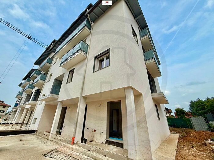 Appartamento trilocale in vendita in Via Achille Grandi, Triuggio