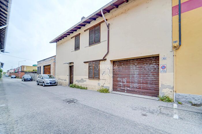 Casa quadrilocale in vendita in Via San Michele sul Carso, Turbigo