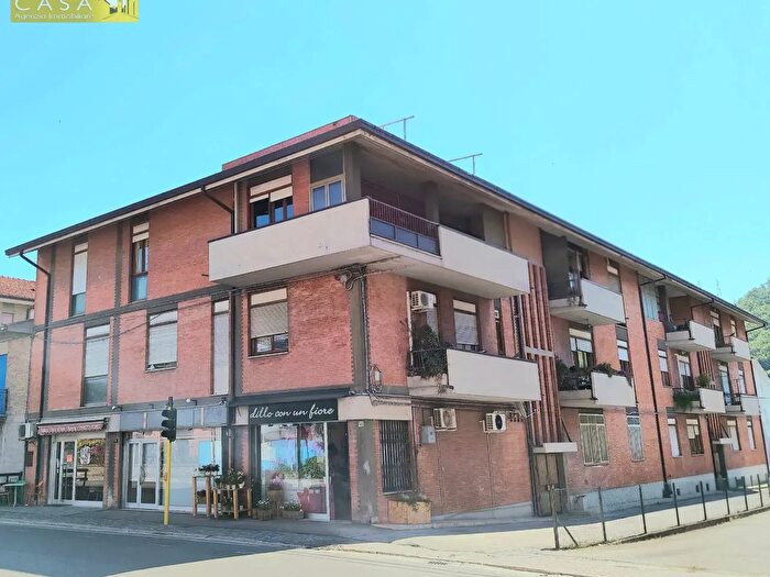 Appartamento con 6 locali in vendita in Via Cona, Teramo