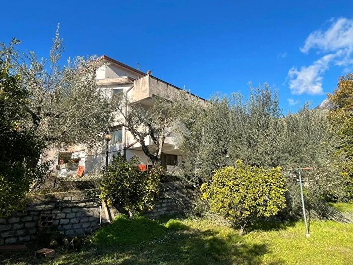 Casa trilocale in vendita in Via Garibaldi, Piedimonte San Germano