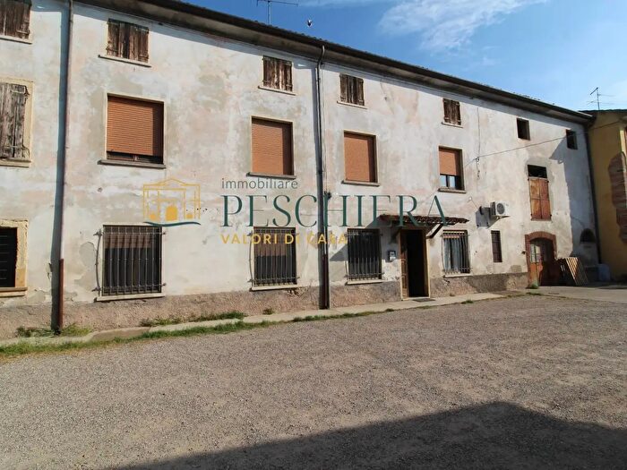 Casa con 5 locali in vendita in Loc Vanoni Remelli, Valeggio Sul Mincio