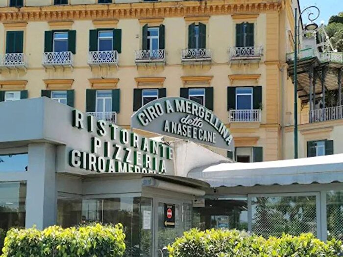 Appartamento bilocale in affitto in Via Mergellina No Number, Mergellina Piedigrotta, Napoli