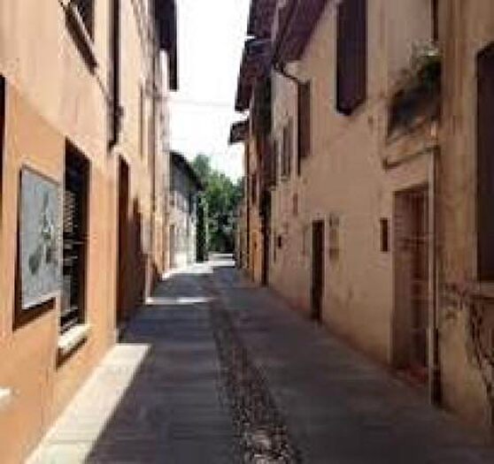 Casa quadrilocale in vendita in Via del Pozzo, Reggio Emilia