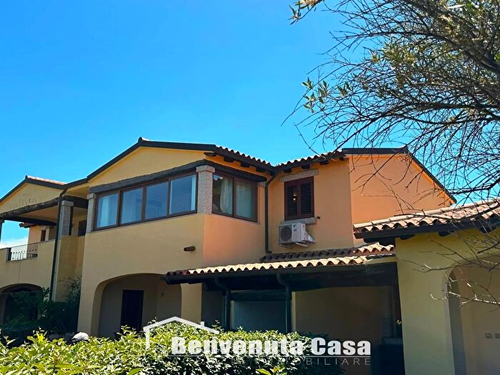 Appartamento trilocale in vendita in Via Cala Girgolu San Teodoro, San Teodoro