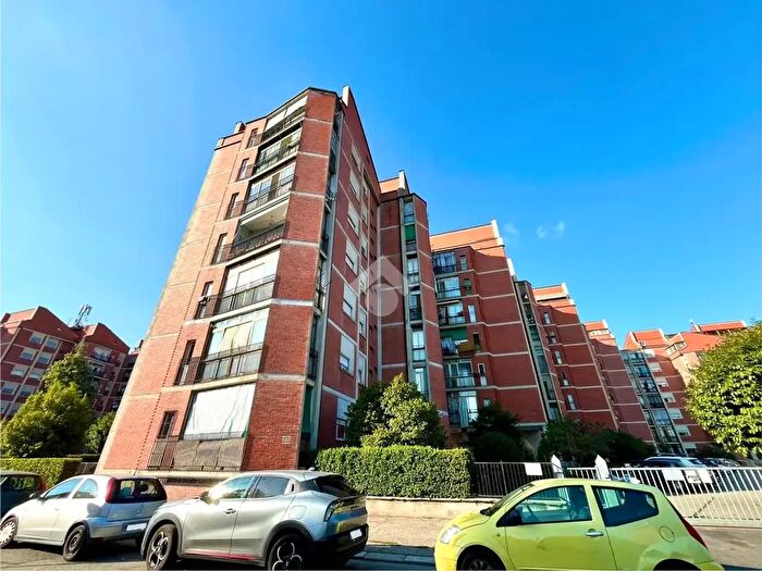 Appartamento trilocale in vendita in Via delle Pervinche, Torino