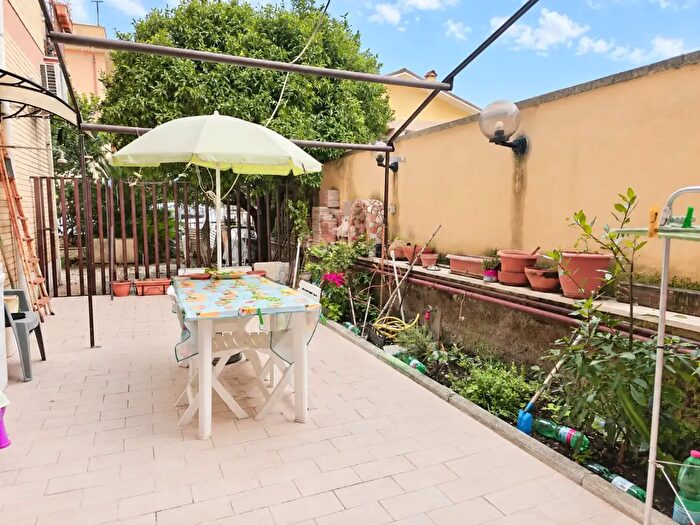 Appartamento trilocale in vendita in Via Lorenzo Bartolini, Roma