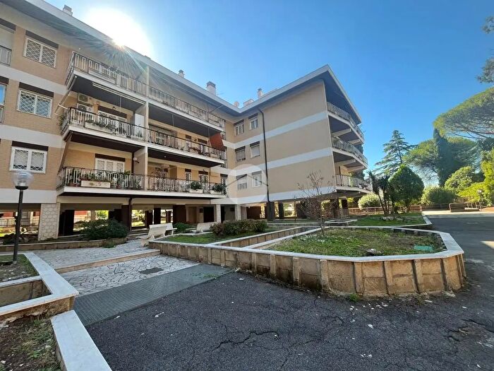 Appartamento bilocale in affitto in Via del Casale Santarelli, Roma