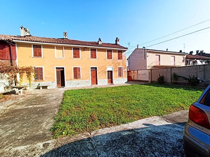 Casa con 6 locali in vendita in Via Maestra, Casale Monferrato