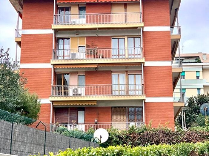 Appartamento con 6 locali in affitto in Corso Italia, Albaro, Genova