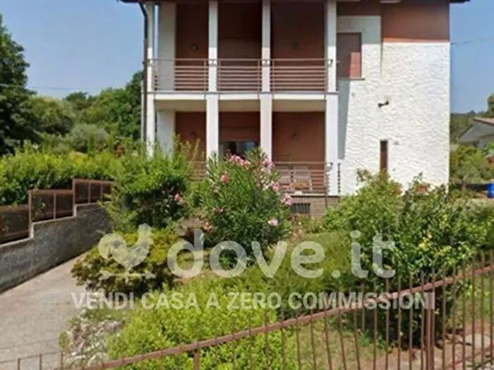 Casa con 6 locali in vendita in Via Castelvecchio, Cunardo