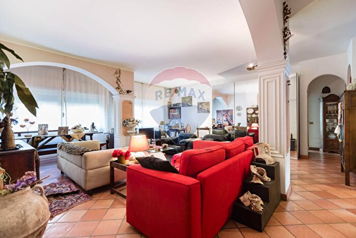 Appartamento trilocale in vendita in Via Emanuele Filiberto, Milano