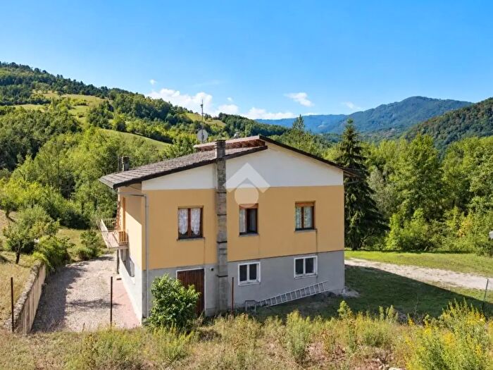 Casa quadrilocale in vendita in Via Radici in Monte, Sassuolo