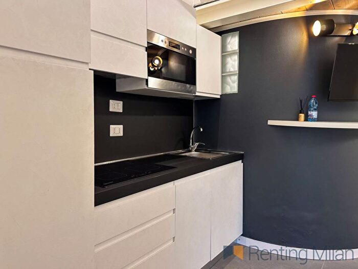 Appartamento monolocale in affitto in Via Cola Montano, Isola, Milano