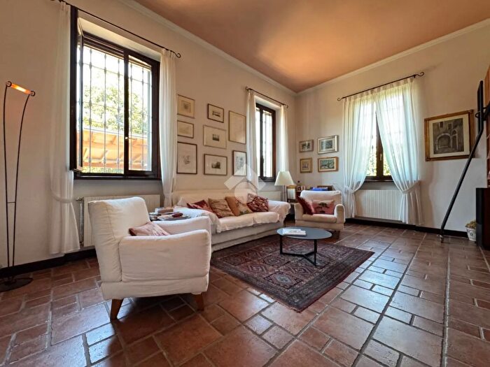 Casa con 5 locali in vendita in Via Cesare Battisti, Galliate