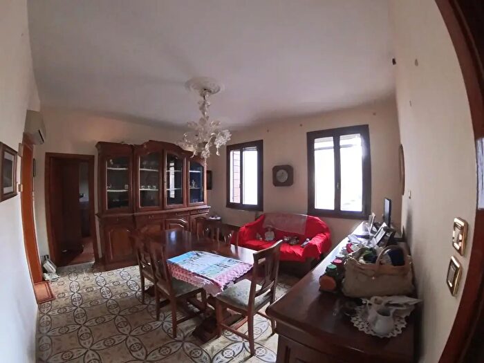 Appartamento trilocale in vendita in Padova