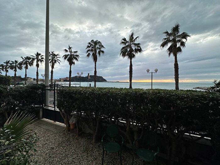 Appartamento trilocale in affitto in Lungomare Descalzo, Centro, Sestri Levante