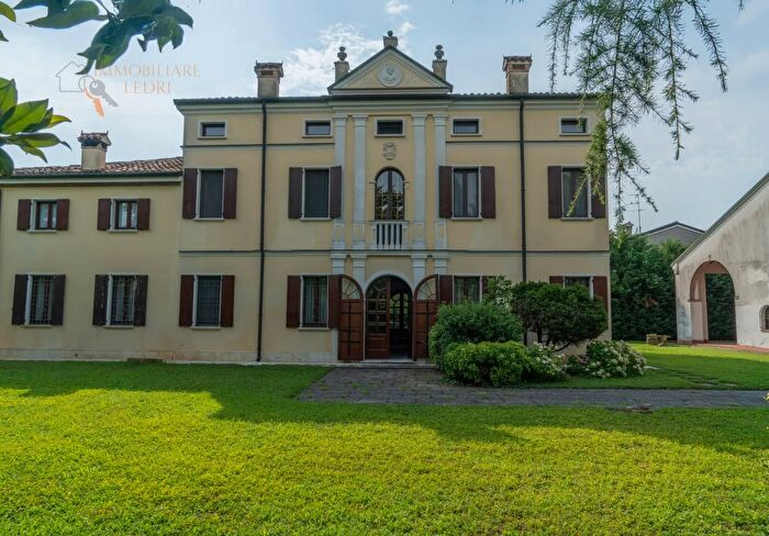 Casa con 5 locali in vendita in Via Verga, San Giorgio Bigarello