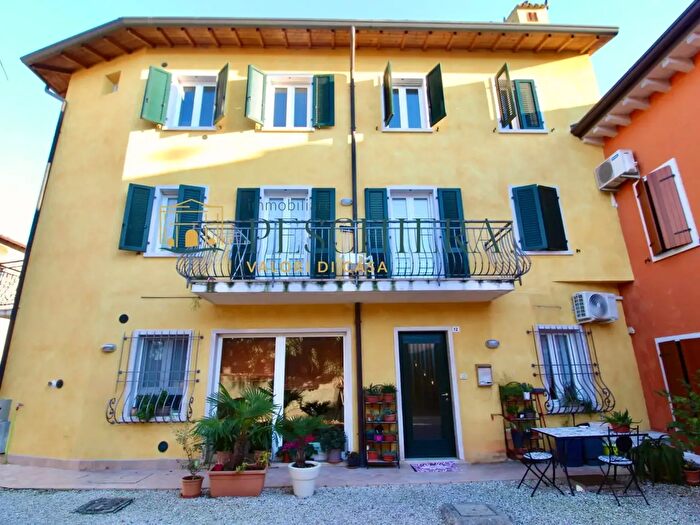 Appartamento con 7 locali in vendita in Via Gabbiola, Lazise