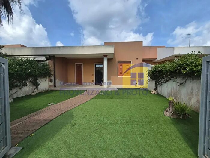 Casa quadrilocale in vendita in Via di Torre Testa, Brindisi