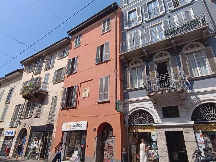 Appartamento trilocale in affitto in Corso di Porta Ticinese, Ticinese, Milano