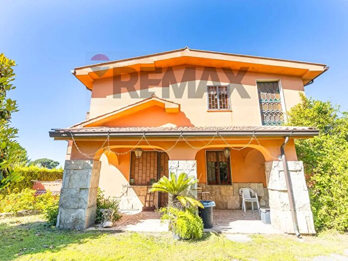 Casa con 12 locali in vendita in Via Castagnole, Marino