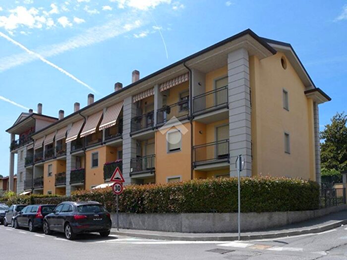 Appartamento bilocale in affitto in Via Cartiglio, Centro, Brivio