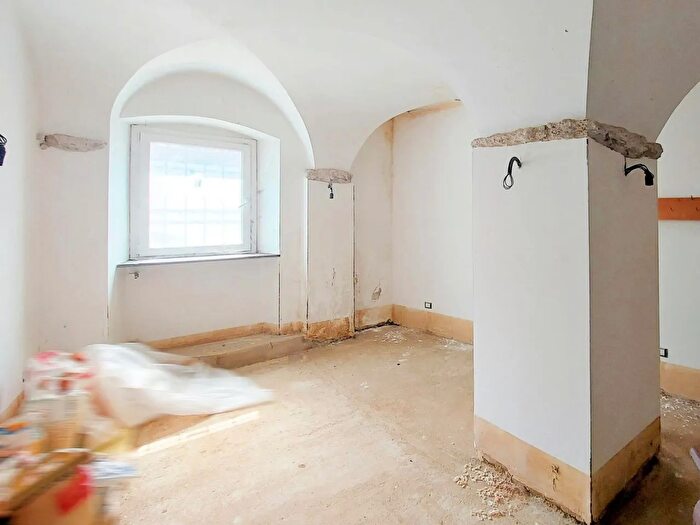 Appartamento con 5 locali in vendita in Piazza Garibaldi N, Borzonasca