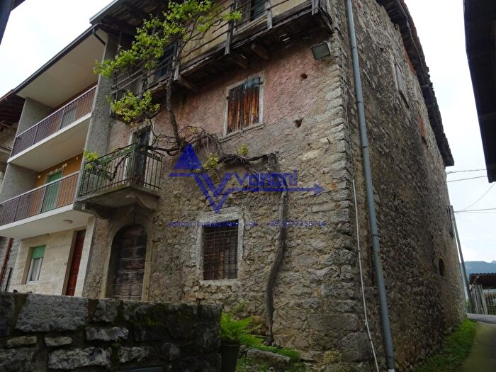 Casa monolocale in vendita in Via Monte Grappa, Zogno