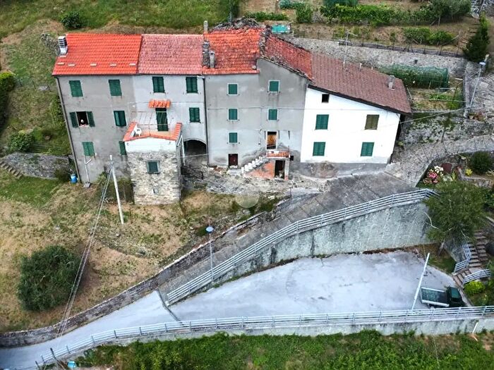 Casa quadrilocale in vendita in Via di Ritondolo, San Marcello Piteglio