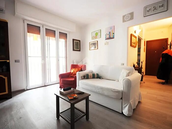 Appartamento quadrilocale in vendita in Via Zarini, Prato