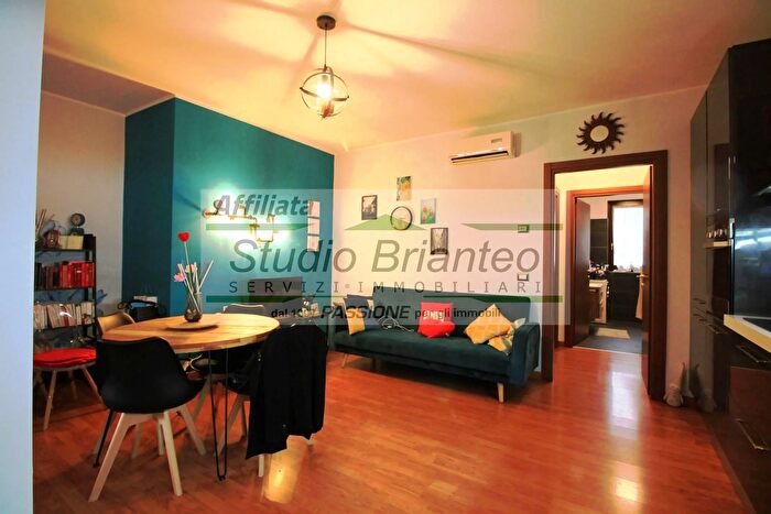 Appartamento bilocale in vendita in Via Monviso, Cesano Maderno