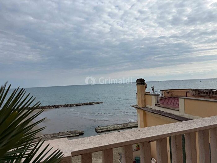 Appartamento trilocale in affitto in Via Antonio Gramsci, Centro, Nettuno