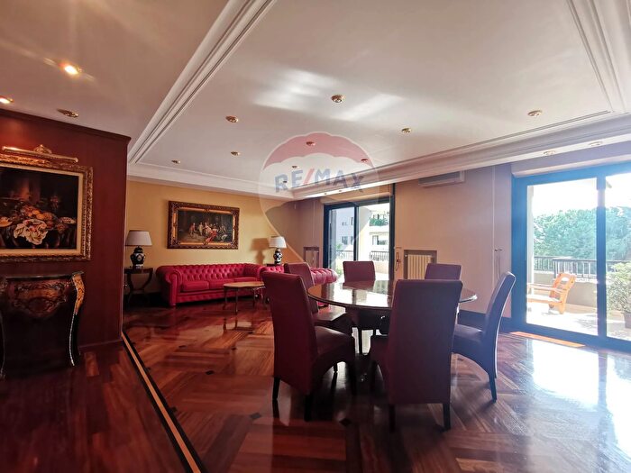 Appartamento con 5 locali in vendita in Corso Alcide De Gasperi, Bari