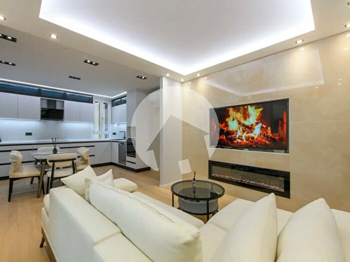 Appartamento quadrilocale in vendita in Via Generale Antonio Cascino, Reggio Emilia