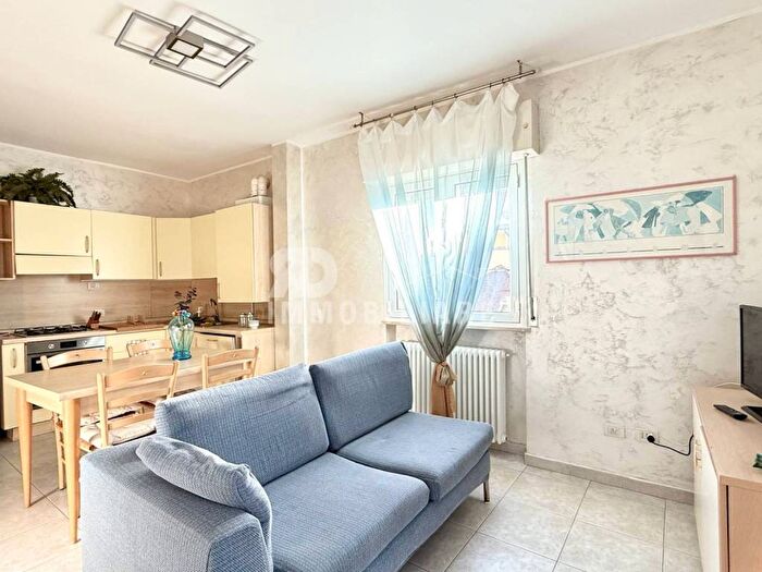 Appartamento trilocale in affitto in Viale Amintore Galli, Alba Mare, Riccione